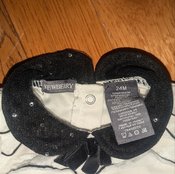 Baby / Toddler size 24M Newberry White and Black Ruffle Dress - Picture 3 of 10